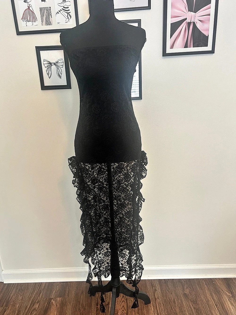 Black Floral Lace Maxi Skirt Size Medium Like New